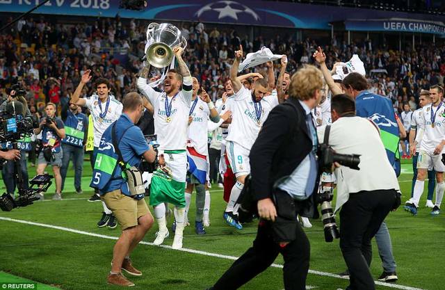 http://images.vfl.ru/ii/1527425842/f52f1df8/21894897.jpg