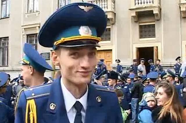 http://images.vfl.ru/ii/1521440471/6ca99f00/21018271_m.jpg