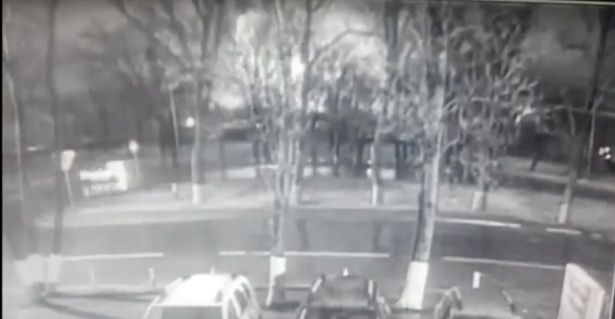http://i3.mirror.co.uk/news/world-news/article7588138.ece/ALTERNATES/s615b/Russia-plane-crash-CCTV.jpg