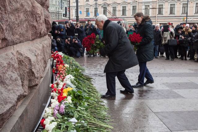 http://images.vfl.ru/ii/1523037747/fb8369f3/21278920_m.jpg