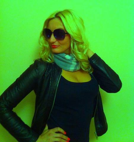 http://images.vfl.ru/ii/1570980276/e44347f3/28179041_m.jpg