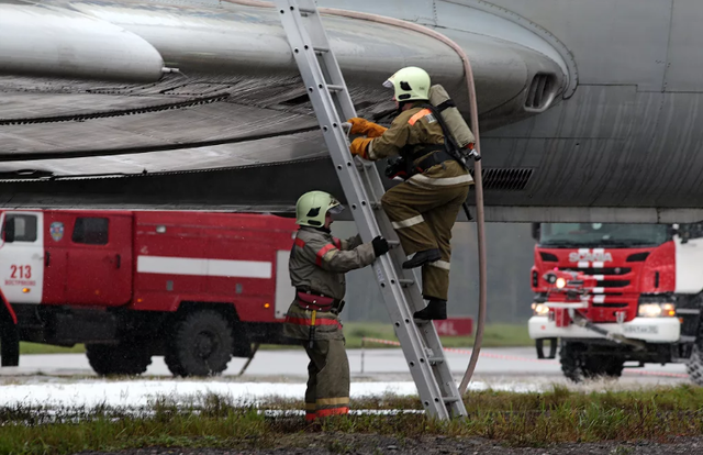 http://images.vfl.ru/ii/1549083668/f6e2155a/25217746_m.png