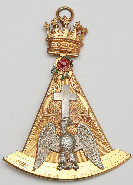https://i.ibb.co/vZsWgnP/05.jpg