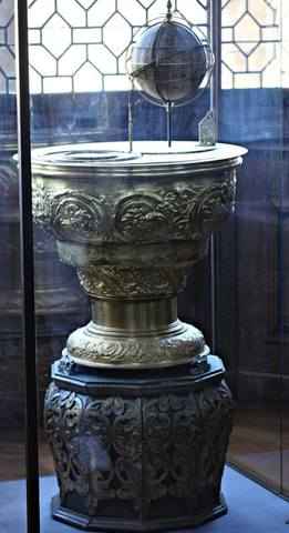 http://images.vfl.ru/ii/1540671448/d51c0822/23967460_m.jpg