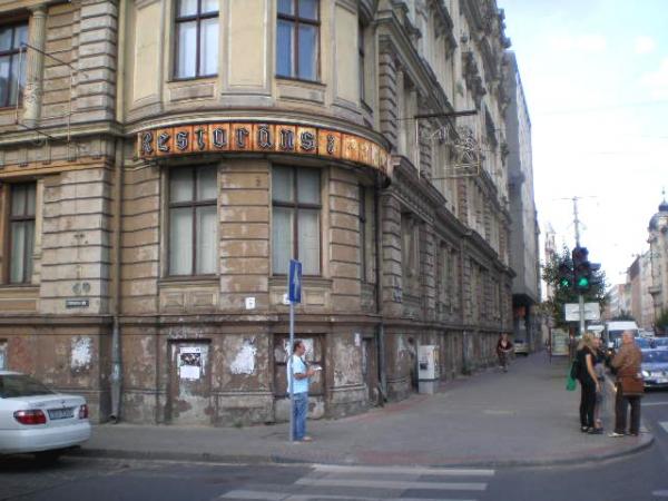 http://photos.wikimapia.org/p/00/00/94/88/14_big.jpg