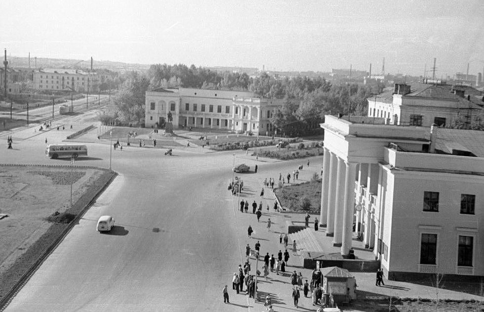 http://images.vfl.ru/ii/1506596845/62608dd5/18777375.jpg