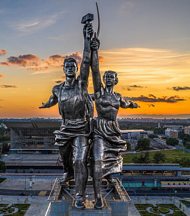 https://vdnh.ru/upload/resize_cache/iblock/34c/1000_424_1/34cb8037827131b8f13f0eaef2bf17c8.jpg