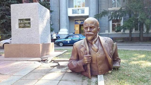 http://images.vfl.ru/ii/1539165963/b15525c4/23730522_m.jpg
