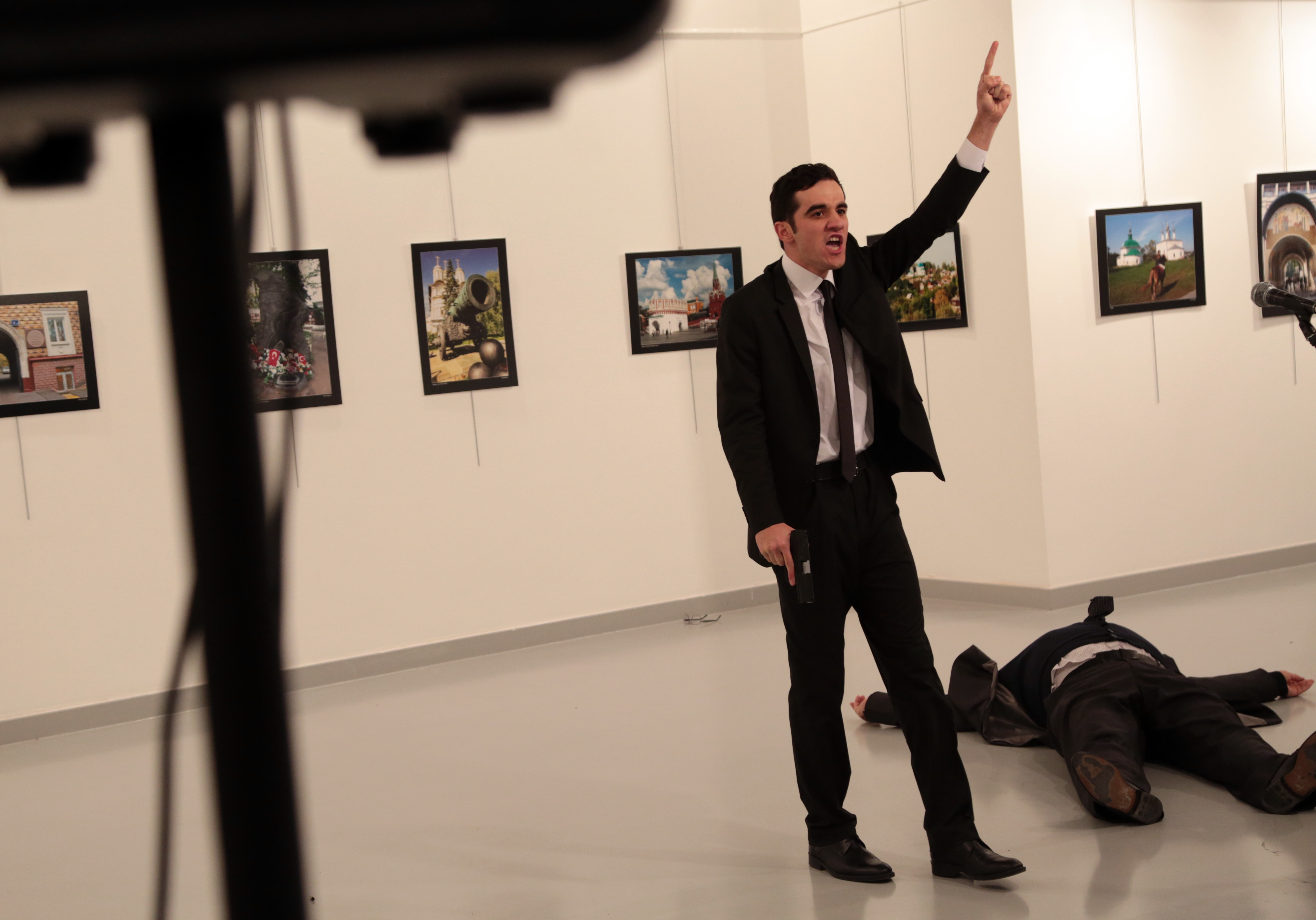 http://www.vosizneias.com/wp-content/uploads/2016/12/Turkey-Russian-Ambasa_sham1.jpg