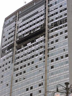https://upload.wikimedia.org/wikipedia/en/7/7b/PirelliBuildingAfterPlaneCrash.jpg